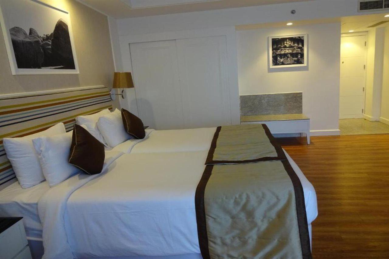 Amanora The Fern Hotels & Club Mundhva Extérieur photo