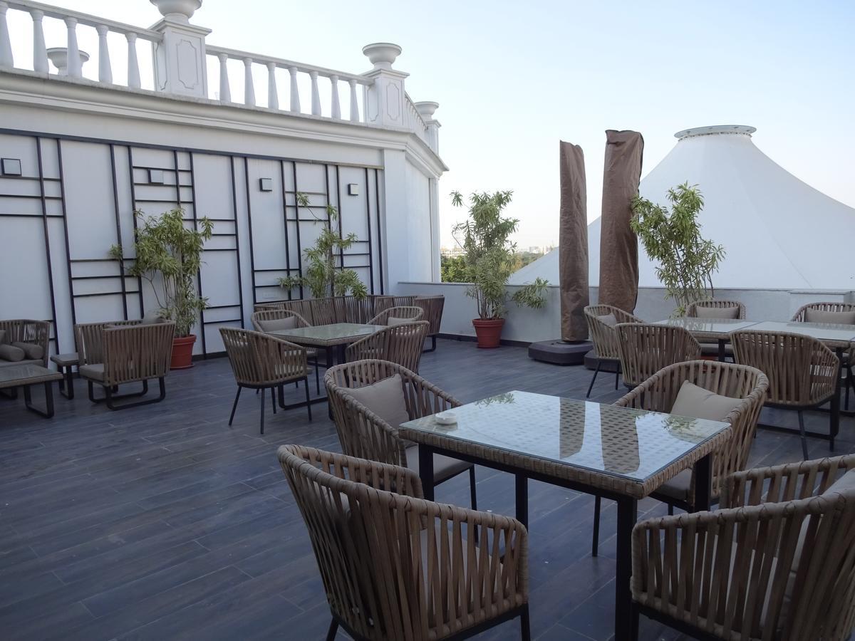 Amanora The Fern Hotels & Club Mundhva Extérieur photo